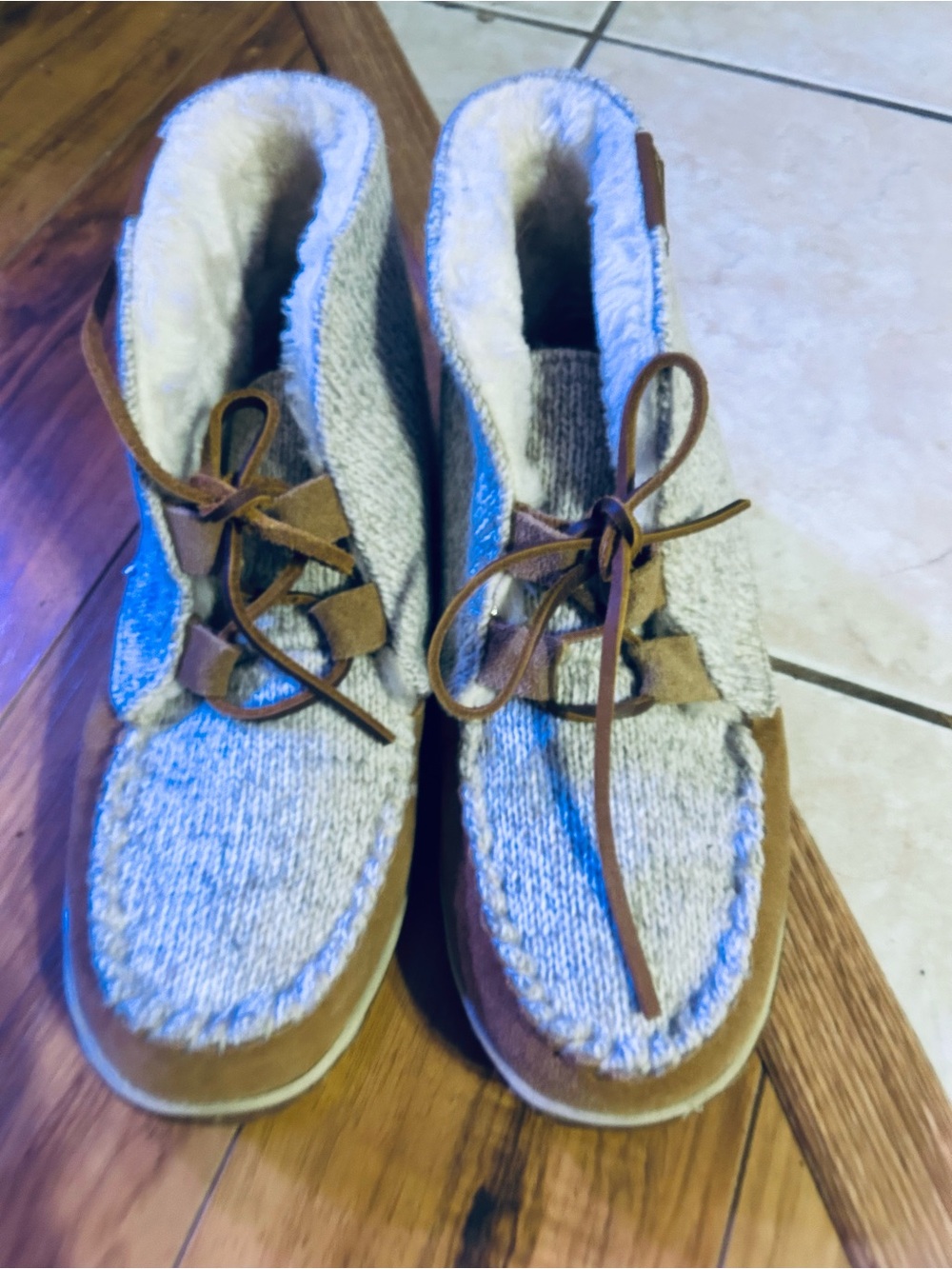 NWOT-Minnetonka Torrey Slipper Boot in the Cinnamon Colorway. Size 7.